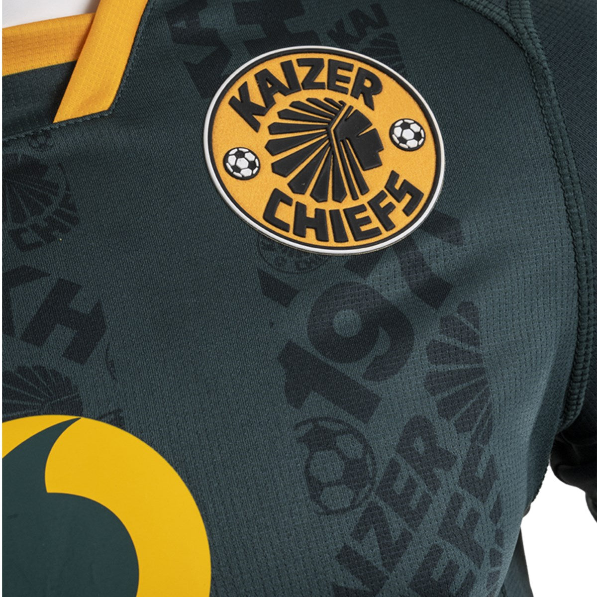 Kaizer chiefs best sale 50th jersey price